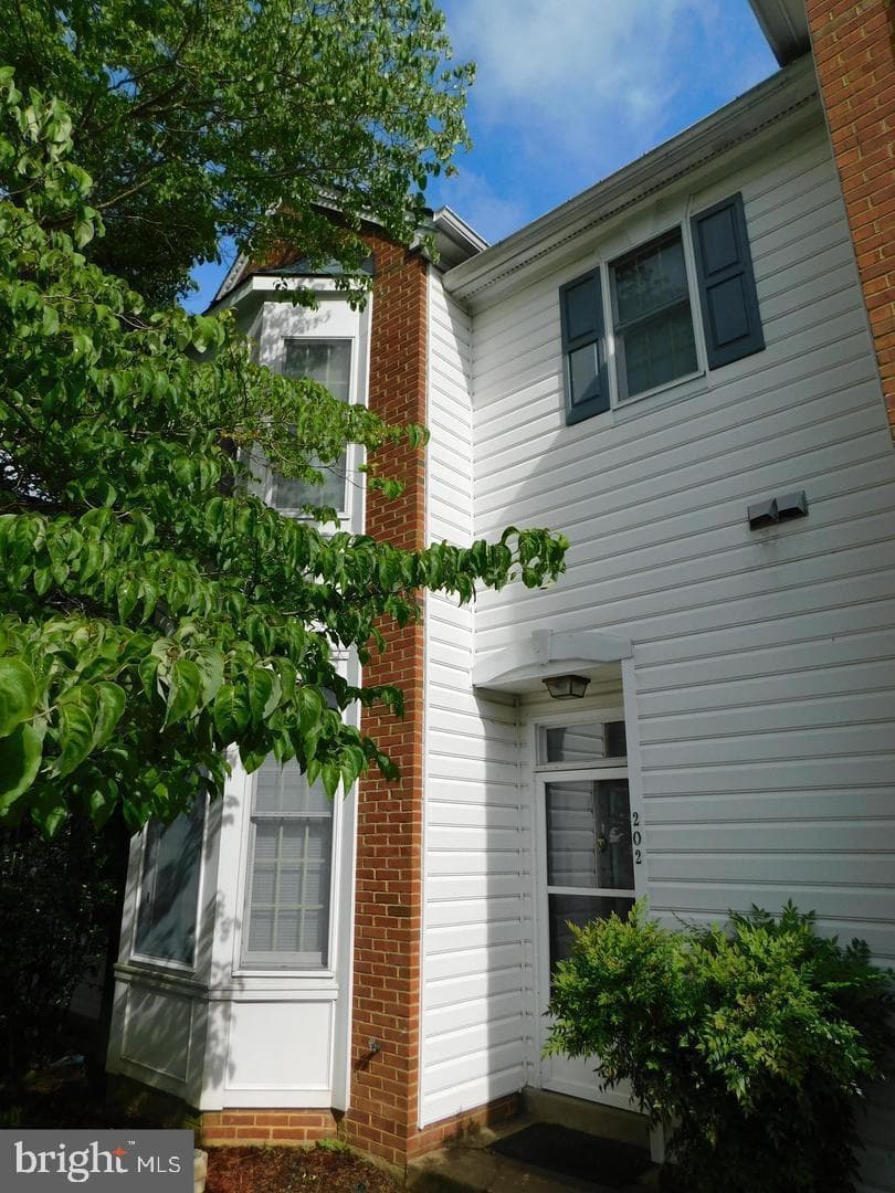 202 W Park - Photo 1