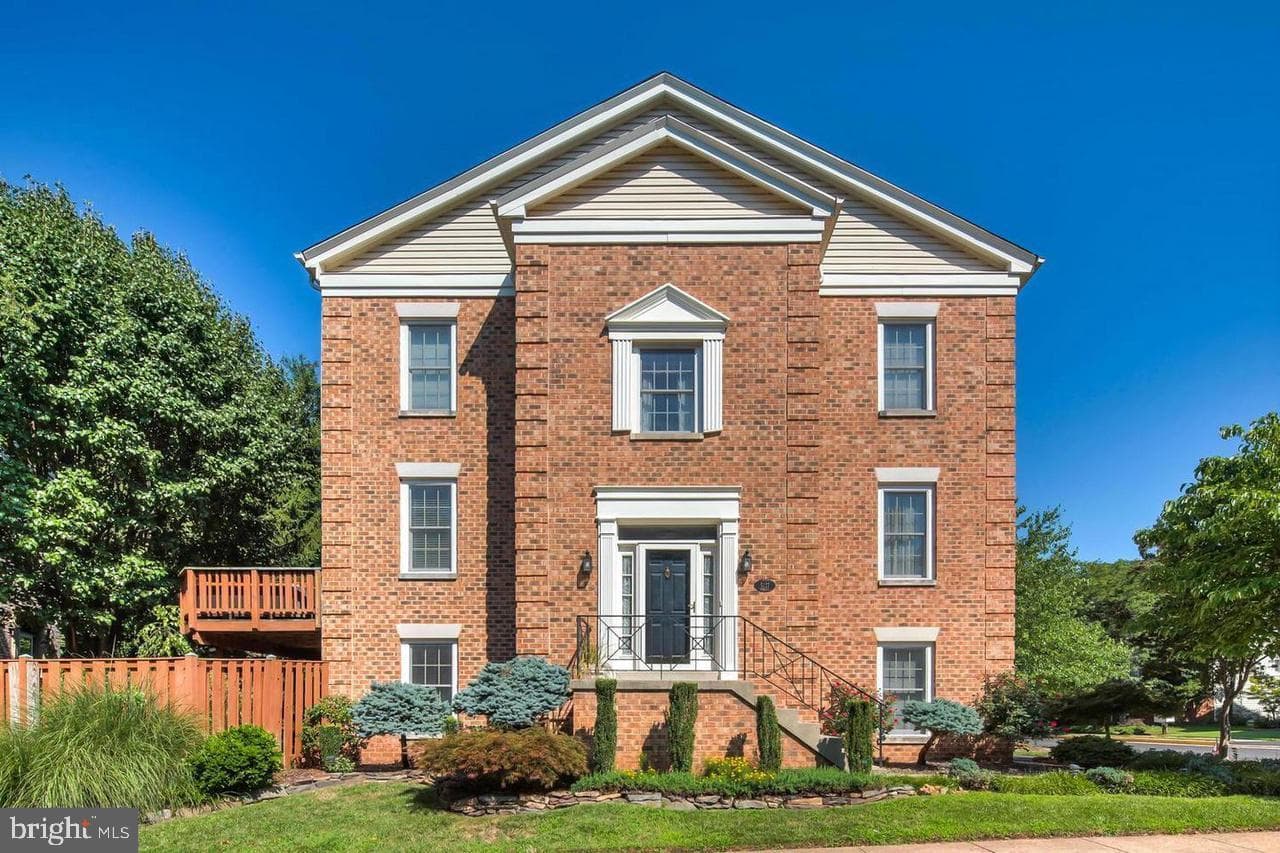 5127 Woodfield - Photo 1