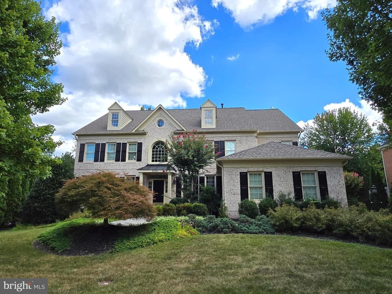 8318 Roxborough - Photo 1