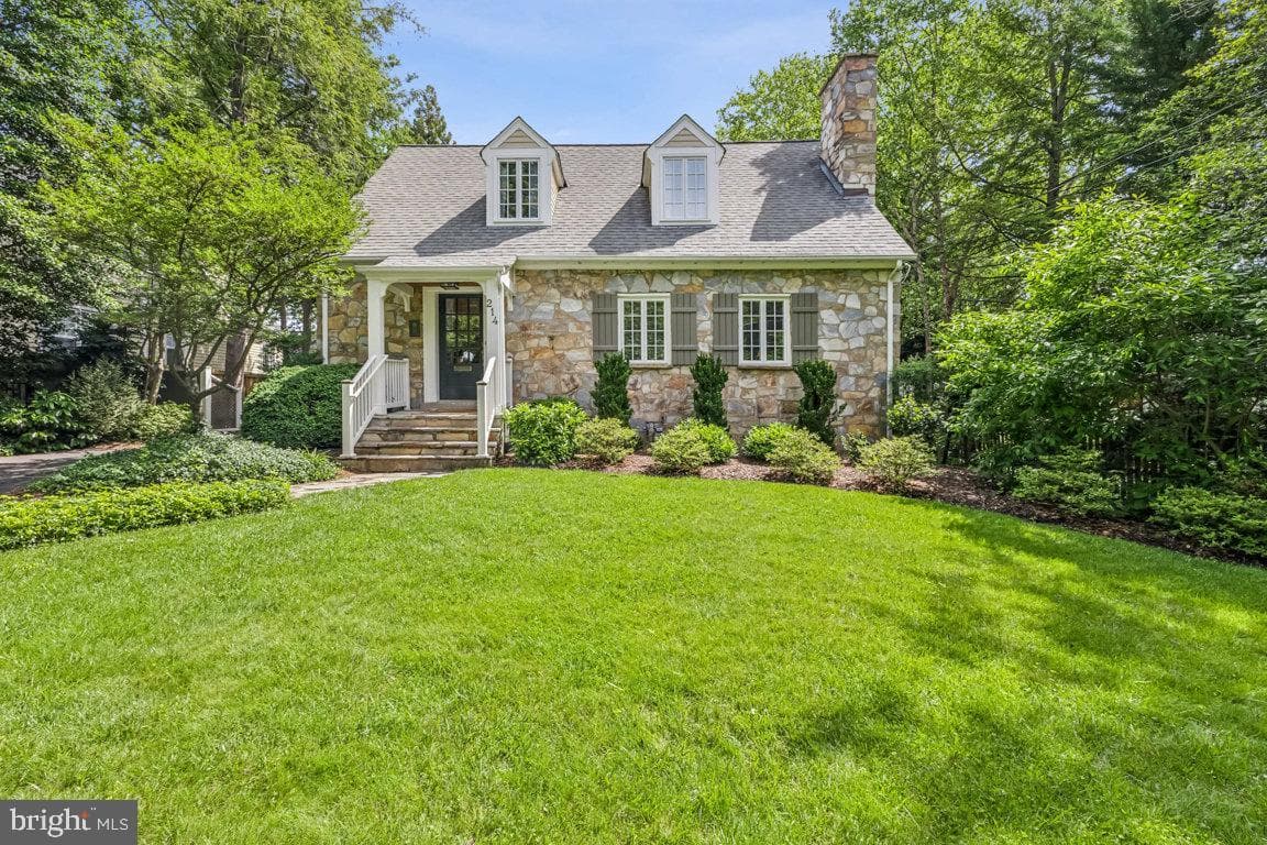 214 Jefferson - Photo 1