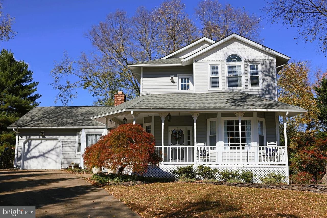 307 Inglewood - Photo 1