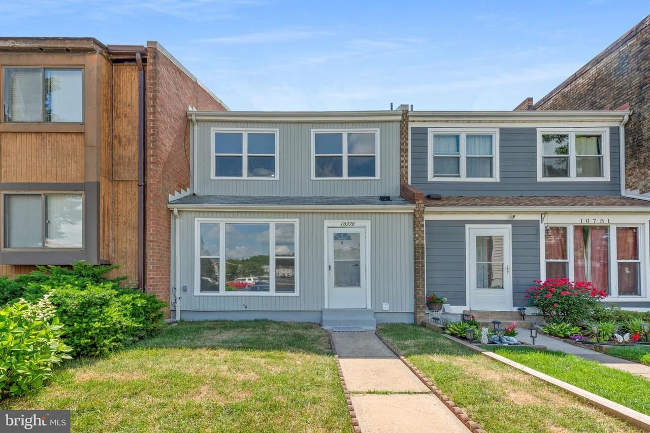 10779 Primrose - Photo 1