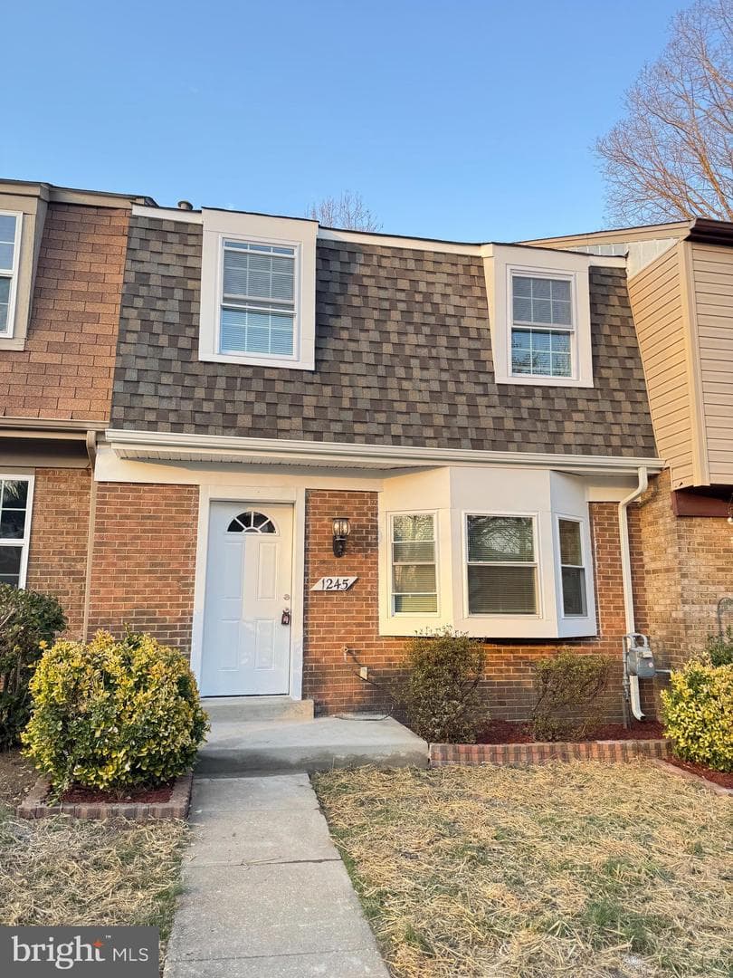1245 Thomas Jefferson - Photo 1