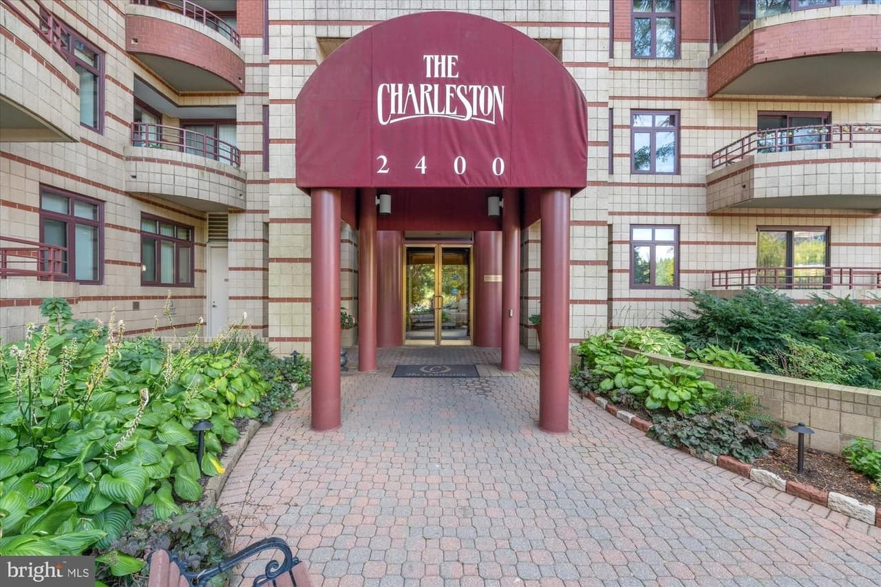 2400 Clarendon Unit#606 - Photo 1
