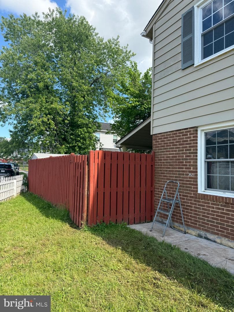 7601 Somerset - Photo 1