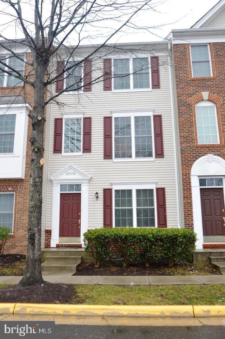 25370 Radke - Photo 1