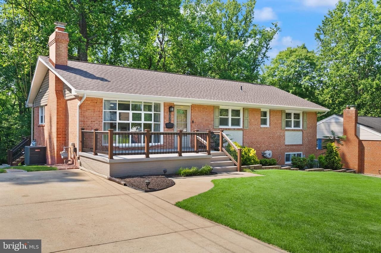5634 Inverchapel - Photo 1