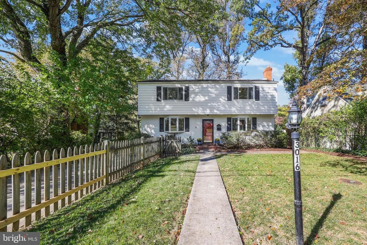 3016 Woodlawn - Photo 1