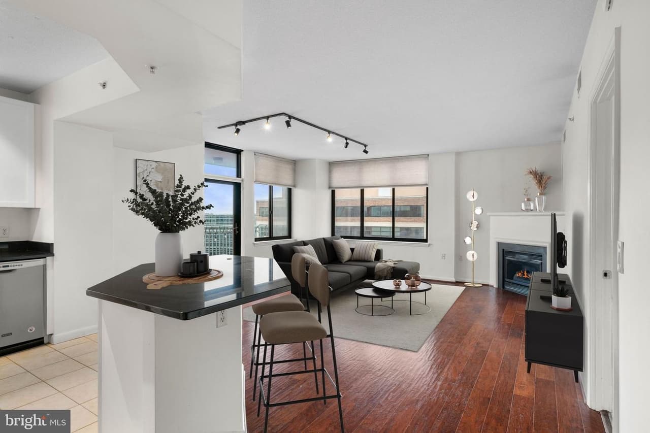 851 N Glebe Unit#1011 - Photo 1