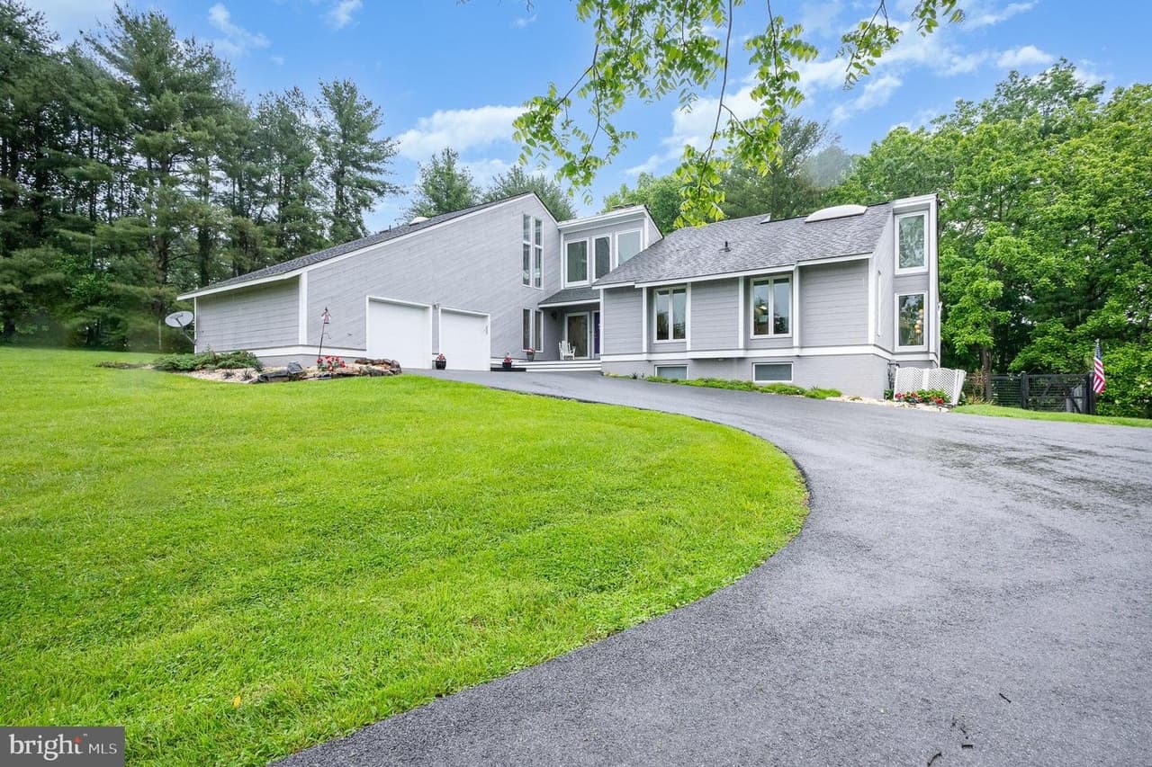 16222 Hampton - Photo 1
