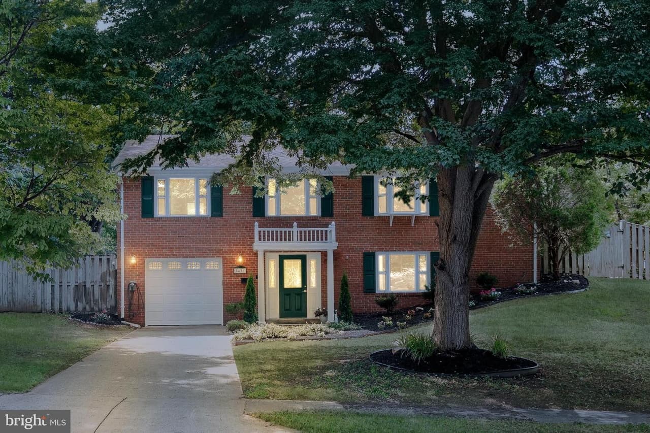 5426 Camrose - Photo 1