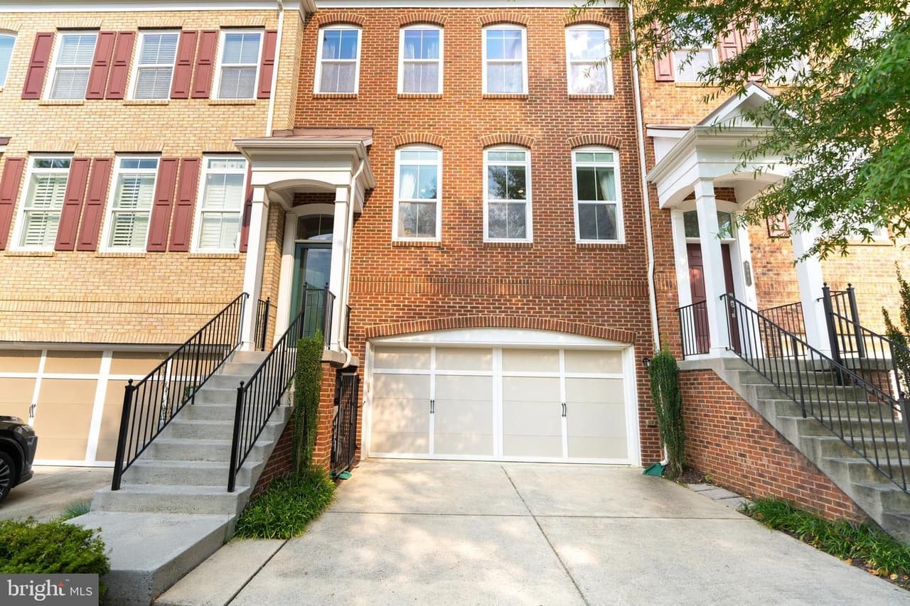 2959 Chesham - Photo 1