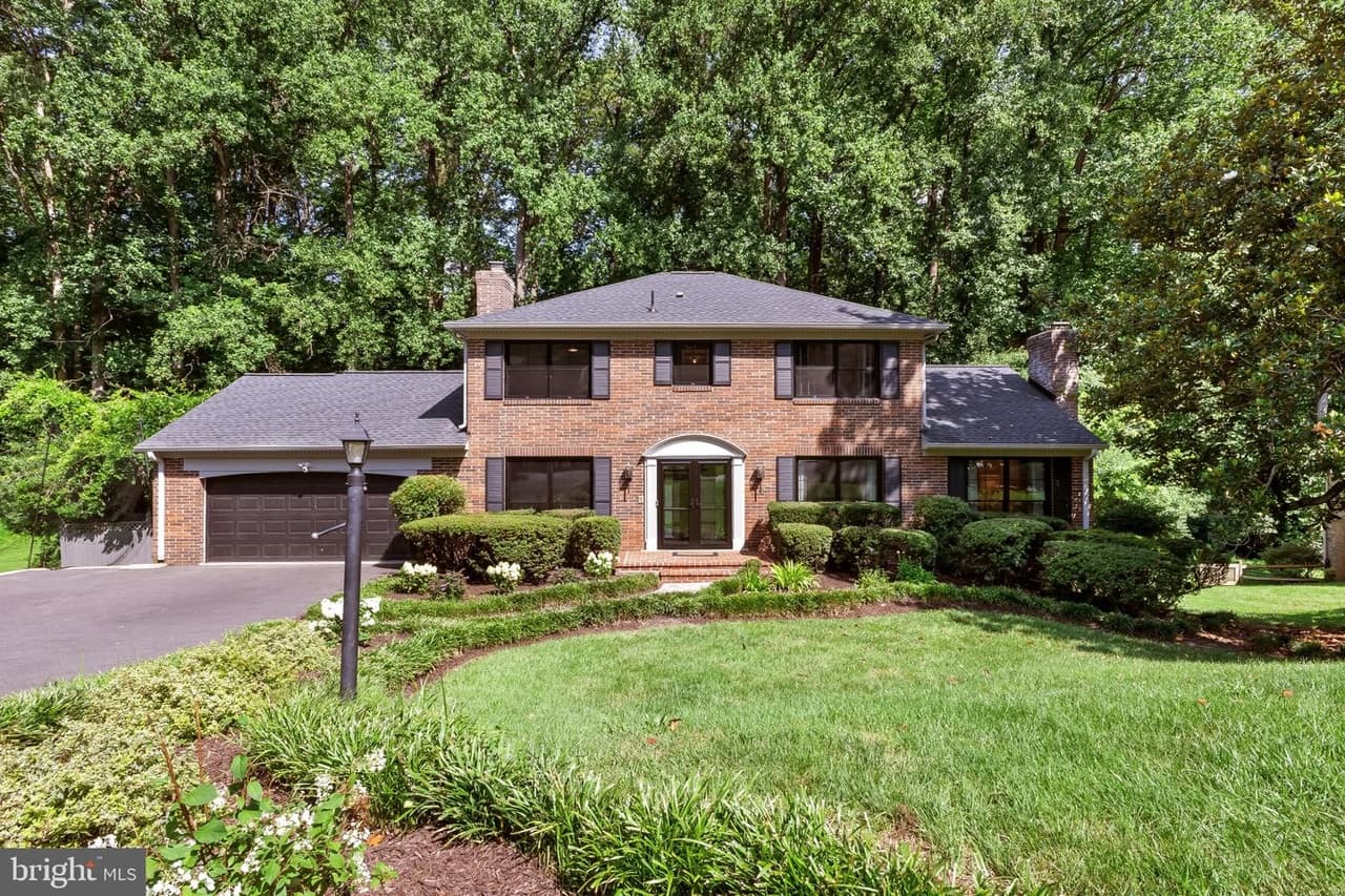 8908 Lynnhurst - Photo 1