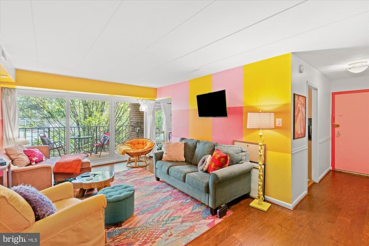 132 Roberts Unit#303 - Photo 1