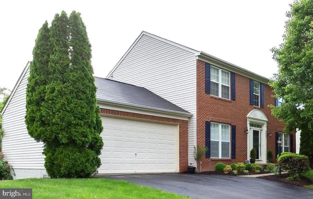 2857 Myrtlewood - Photo 1