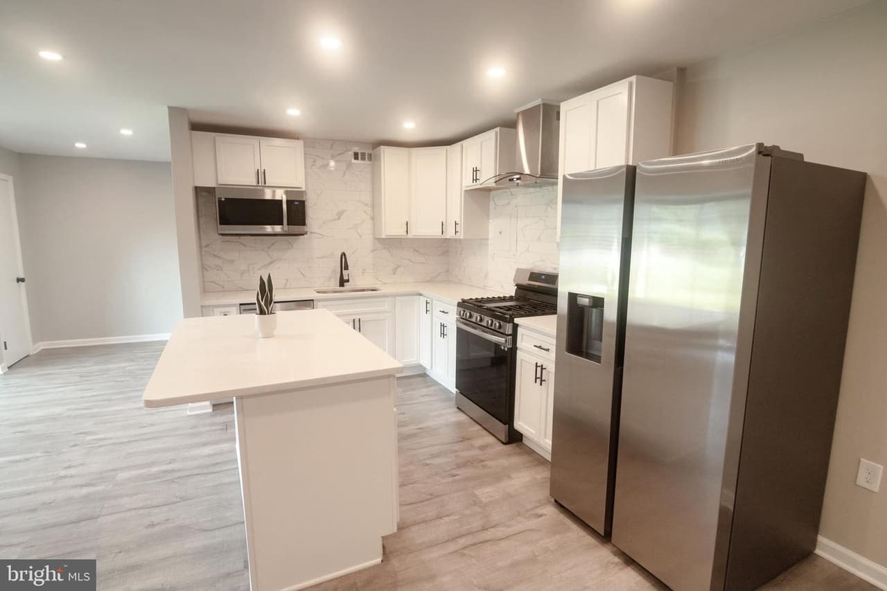 1550 Renate Unit#101 - Photo 1