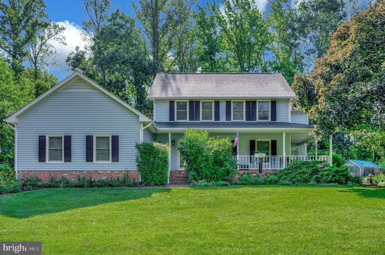 10415 Shaw - Photo 1