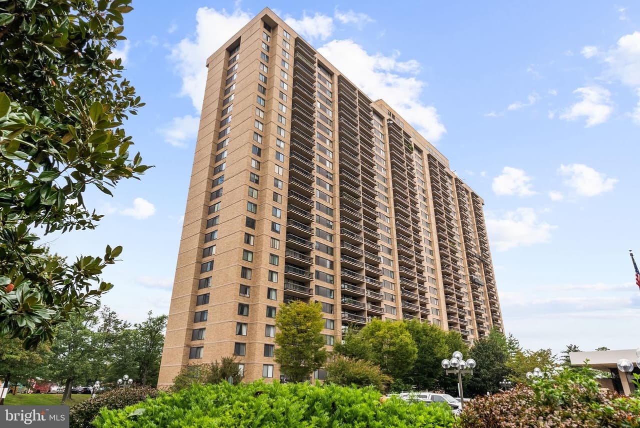 3701 S George Mason Unit#2111N - Photo 1
