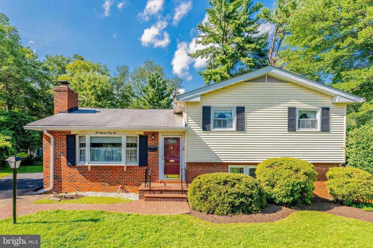 242 Hillside - Photo 1