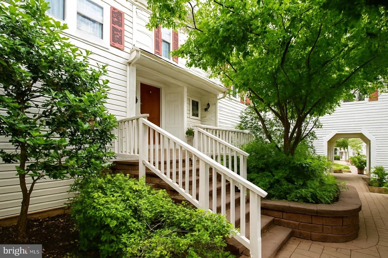 2905 S Woodstock Unit#C - Photo 1