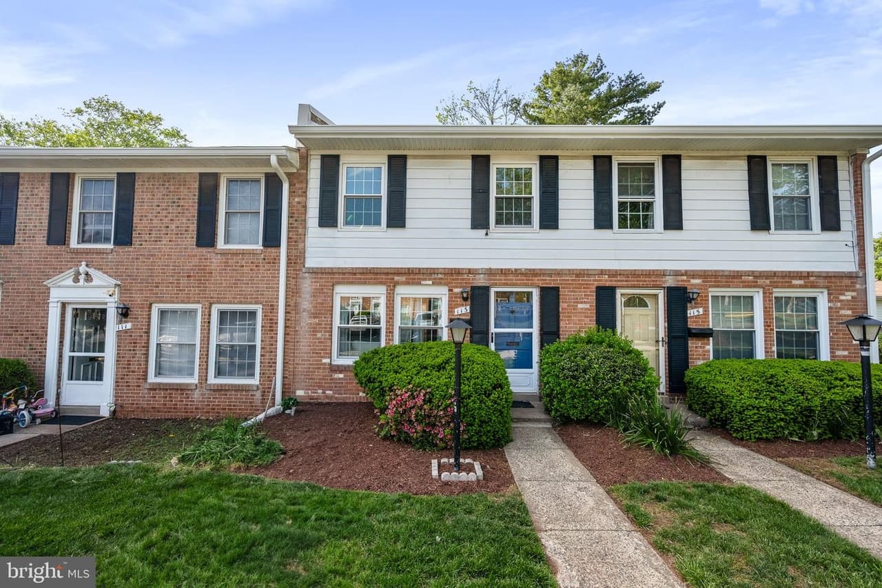 113 N Baylor - Photo 1