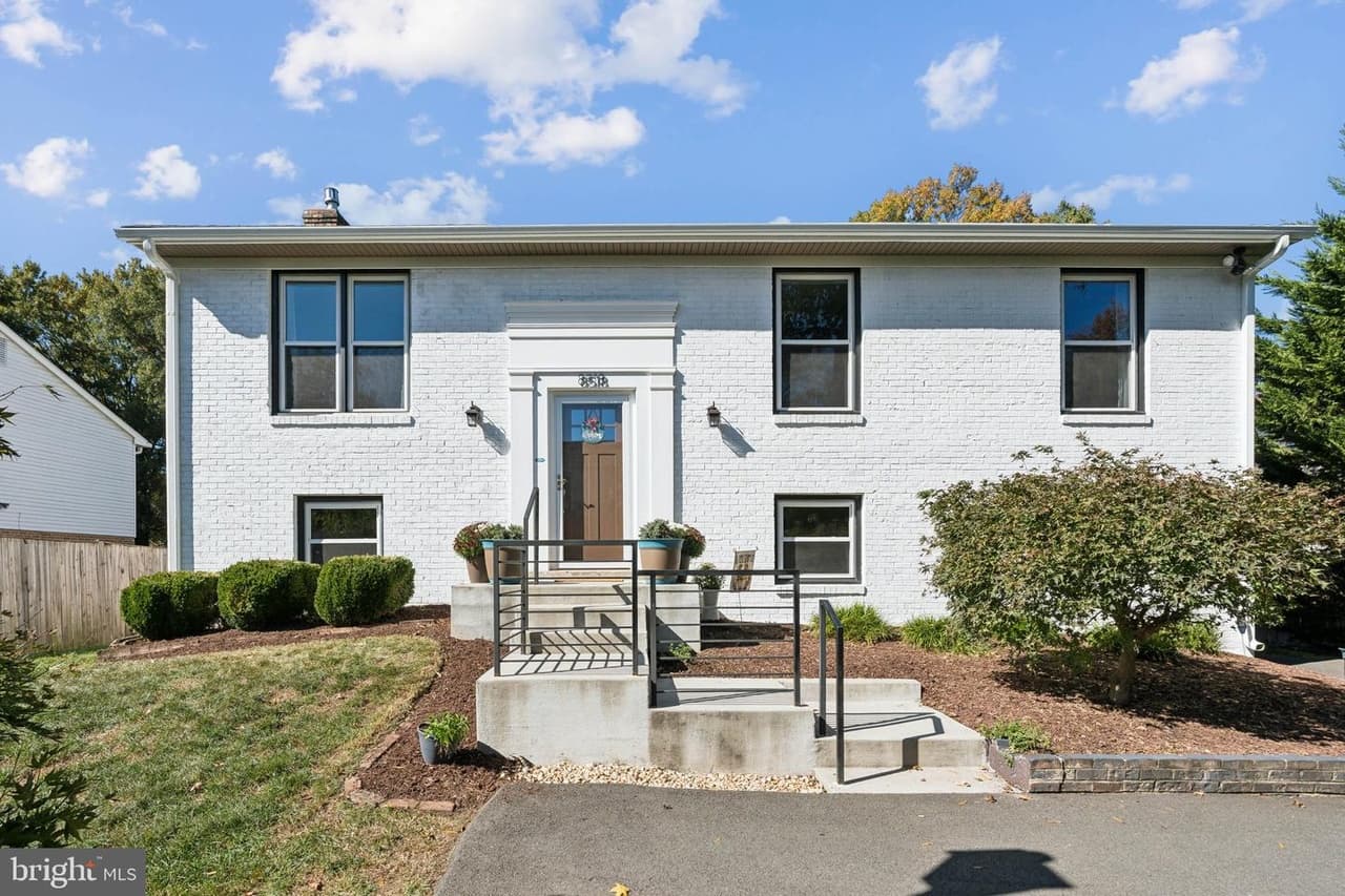 8518 Riverside - Photo 1