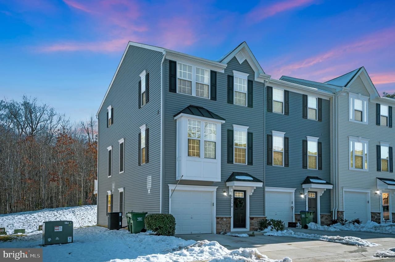 8435 Devries - Photo 1