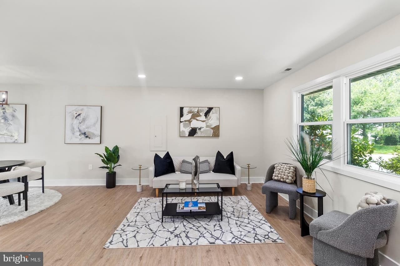 4401 Hamilton - Photo 1