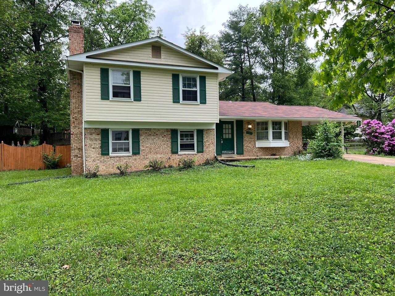 322 Lewis - Photo 1