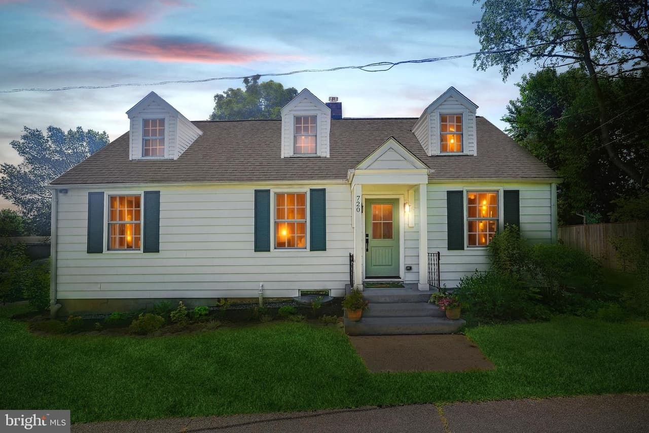 720 E Stephens - Photo 1