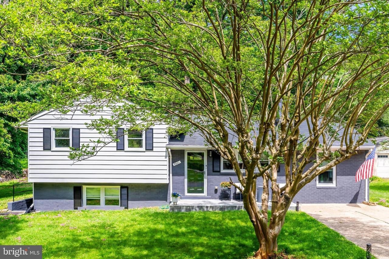 5801 Brookview - Photo 1