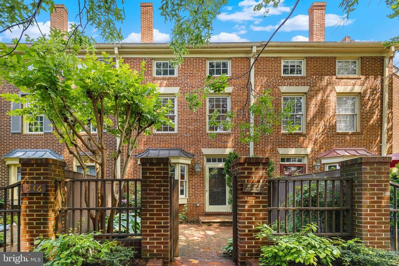 544 N Saint Asaph - Photo 1