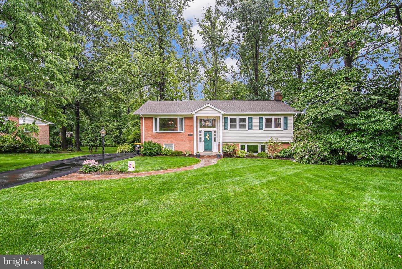 12023 Wayland - Photo 1
