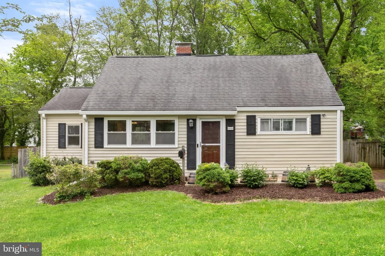 6604 Barrett - Photo 1