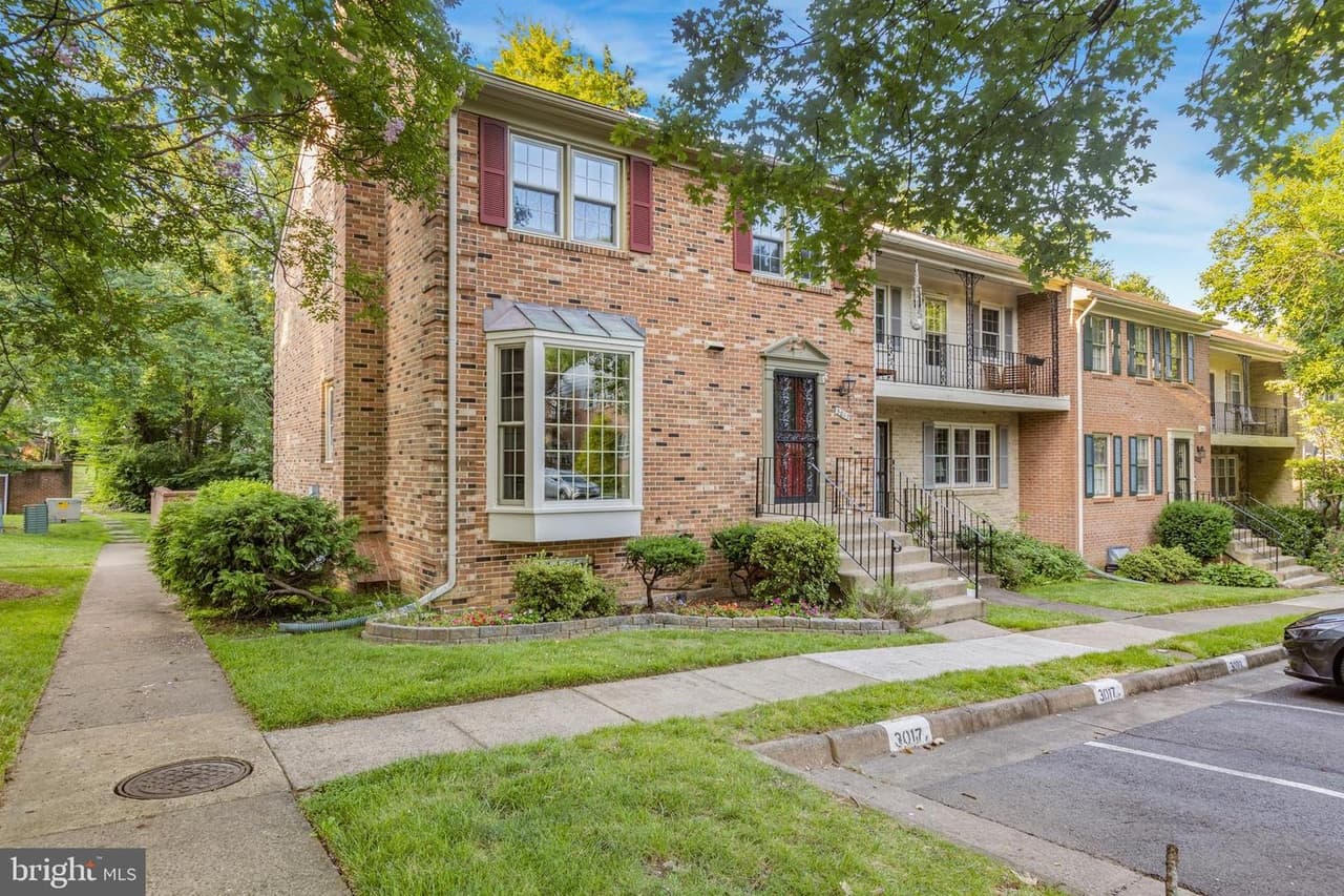 3017 Seven Oaks - Photo 1