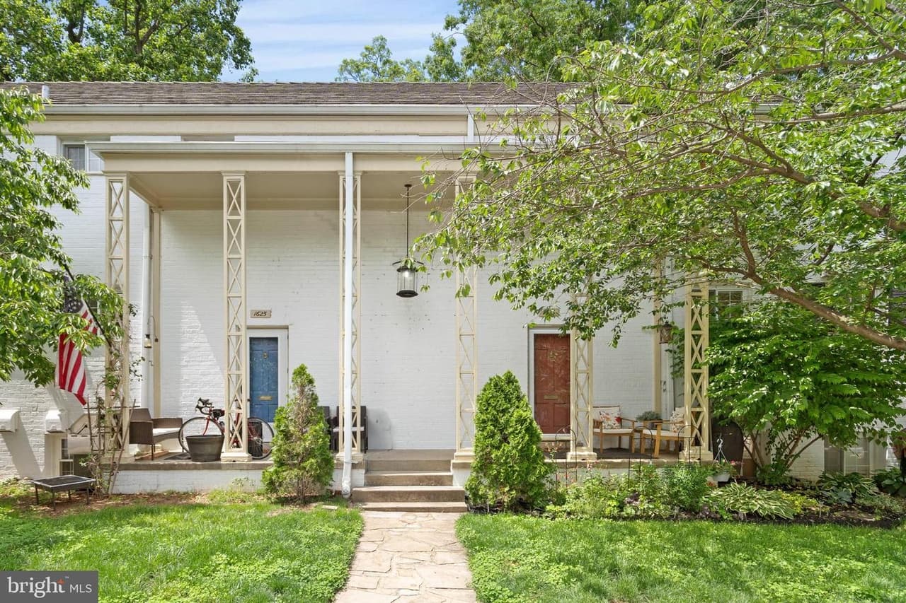 1623 Ripon - Photo 1