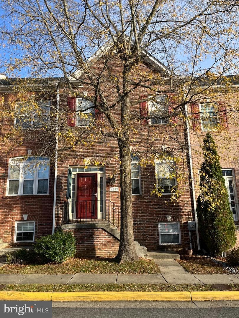 4683 Carisbrooke - Photo 1