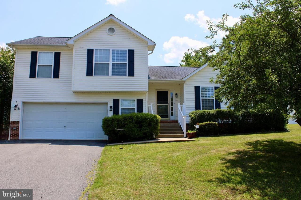 2410 Pittston - Photo 1