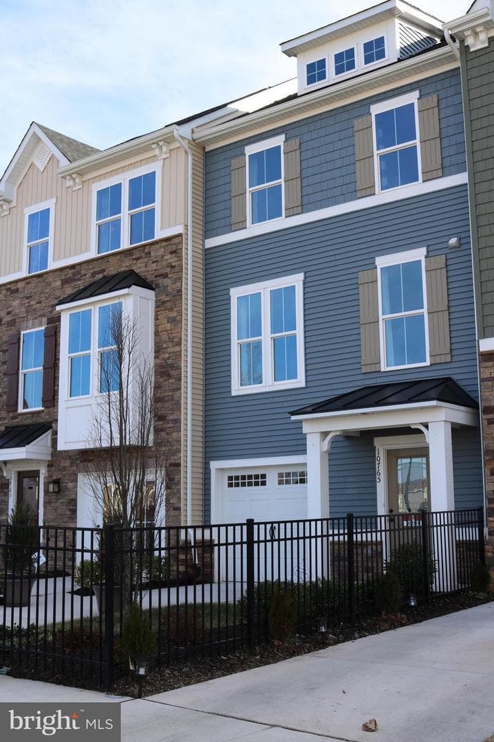 10765 Hinton - Photo 1