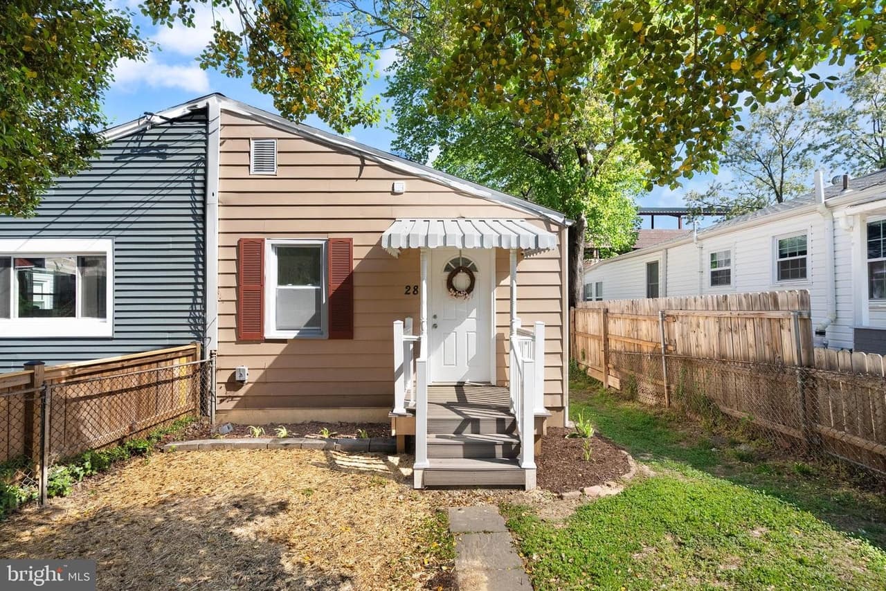 28 E Reed - Photo 1