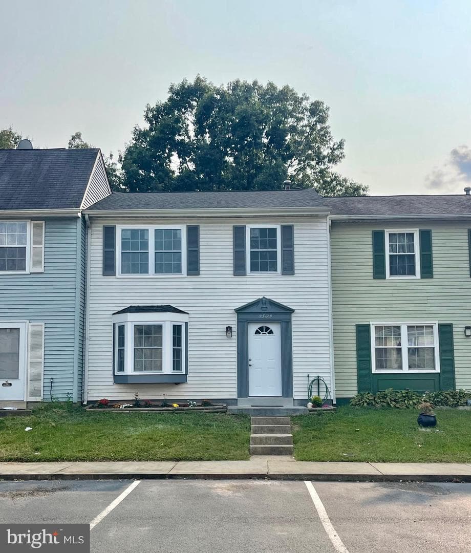 8529 Englewood - Photo 1