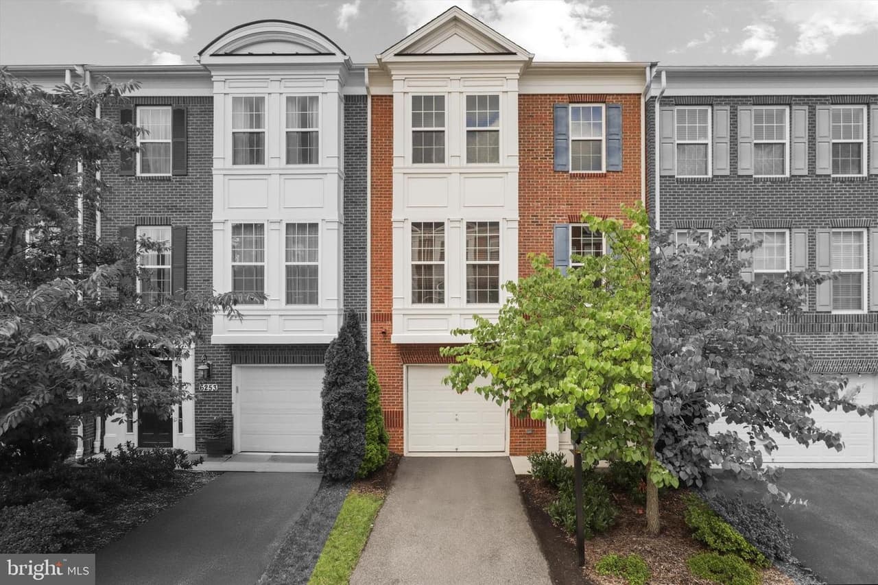 6255 Casdin - Photo 1