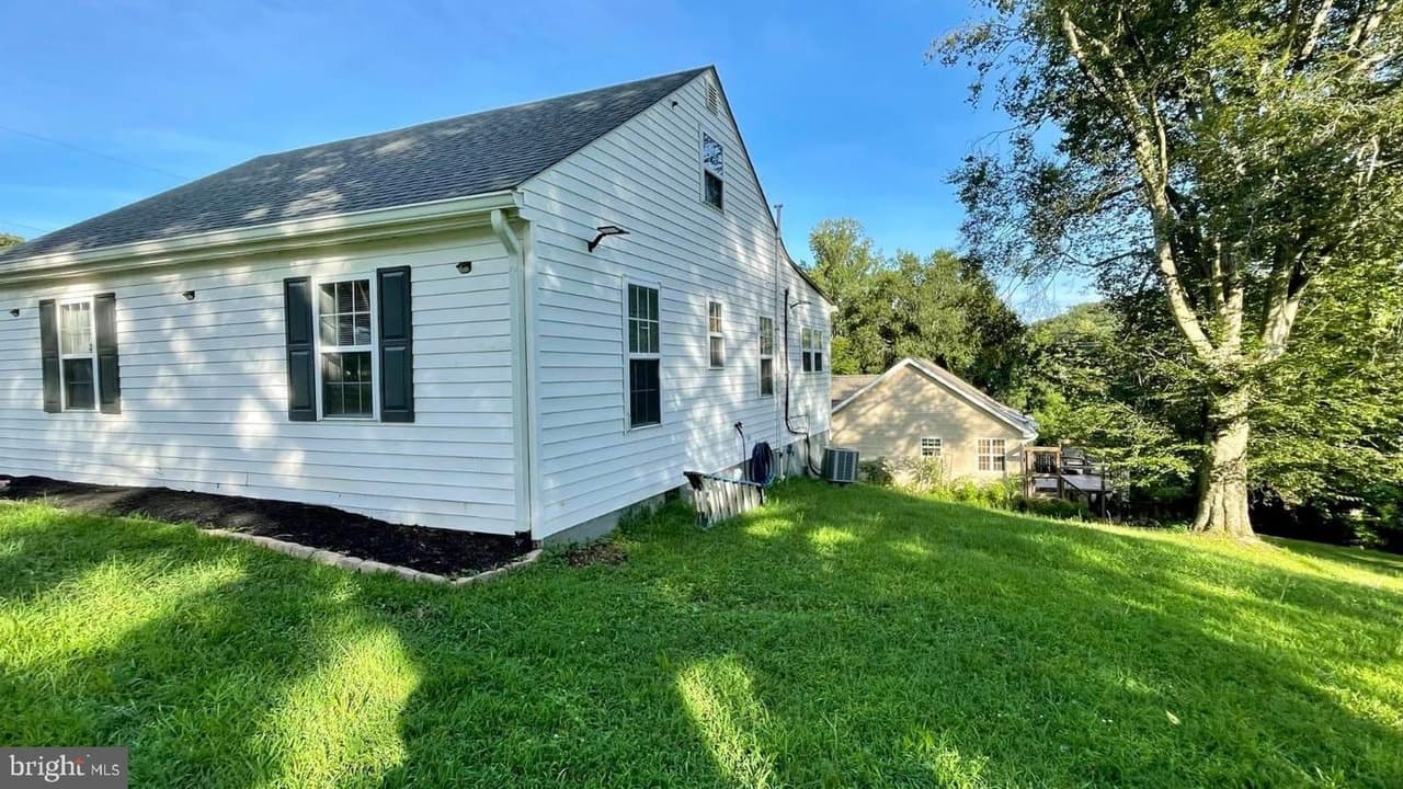 131 Kelley - Photo 1