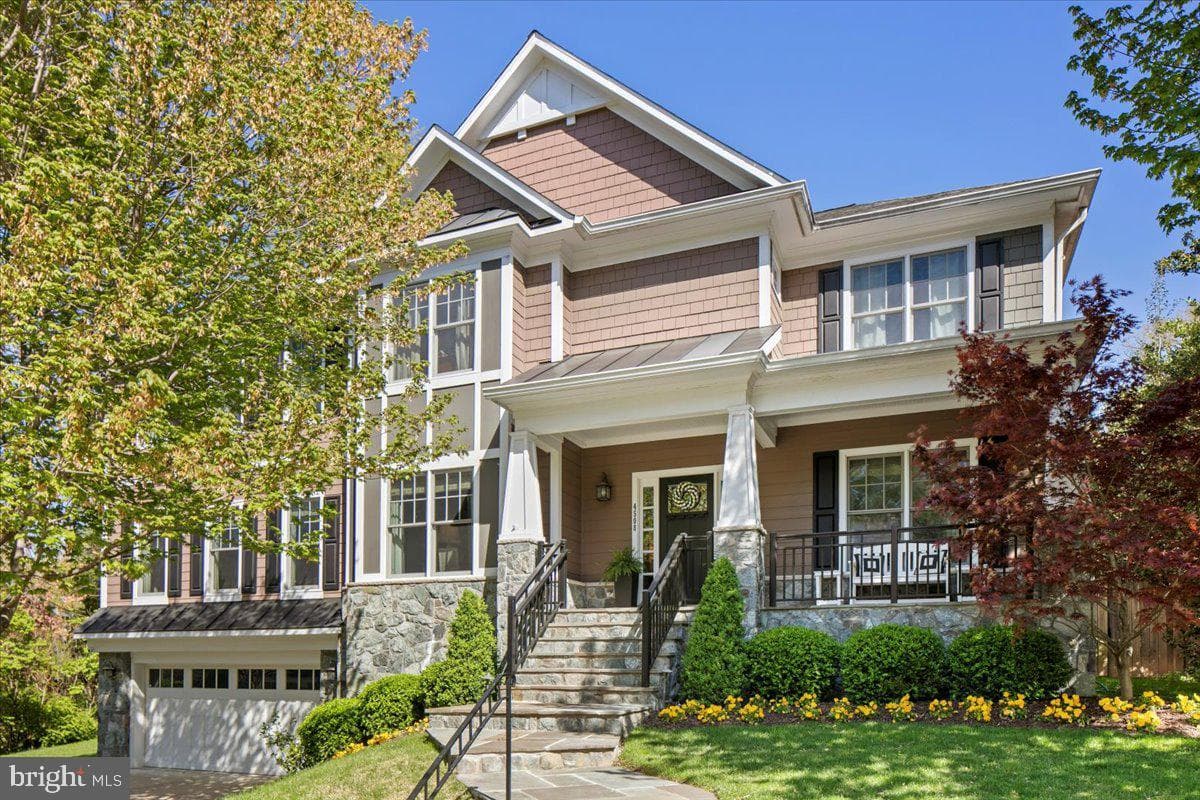 4508 41St - Photo 1