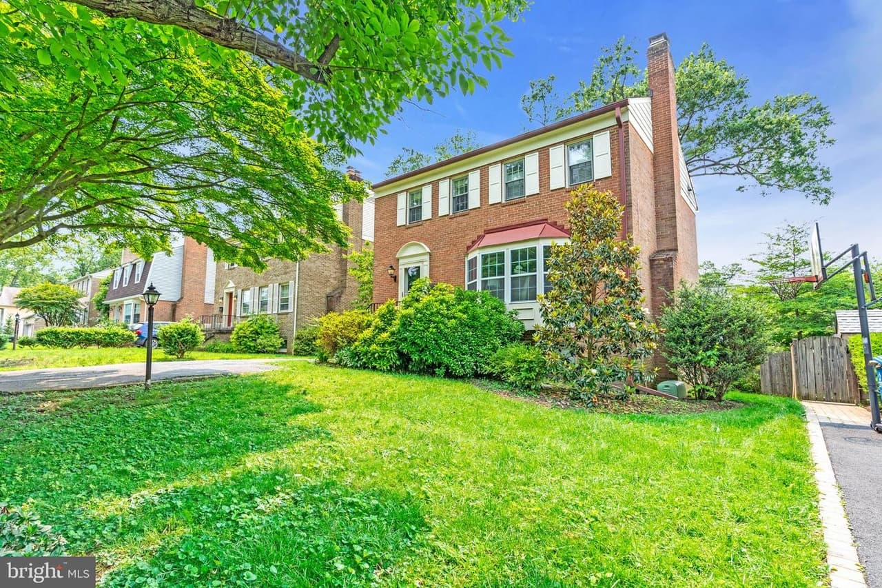 1218 Kensington - Photo 1