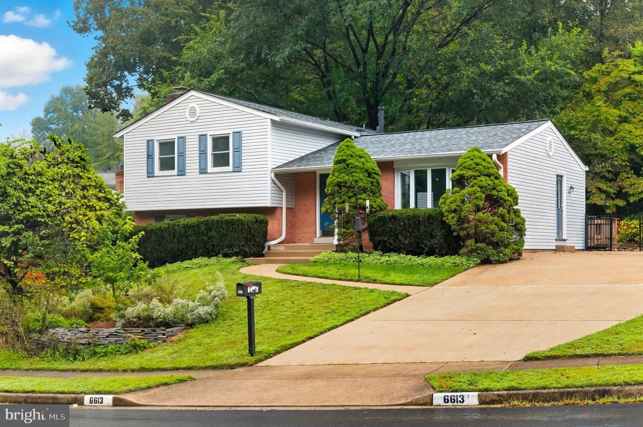6613 Holford - Photo 1