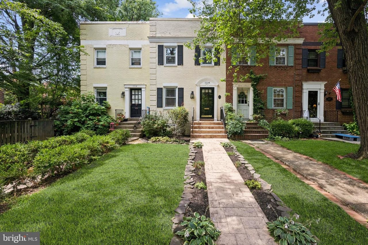 1116 Powhatan - Photo 1