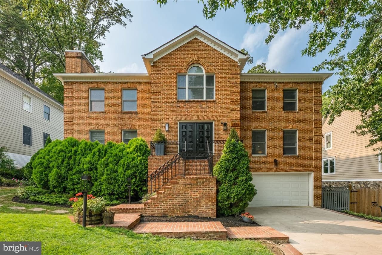 6856 Saint Albans - Photo 1