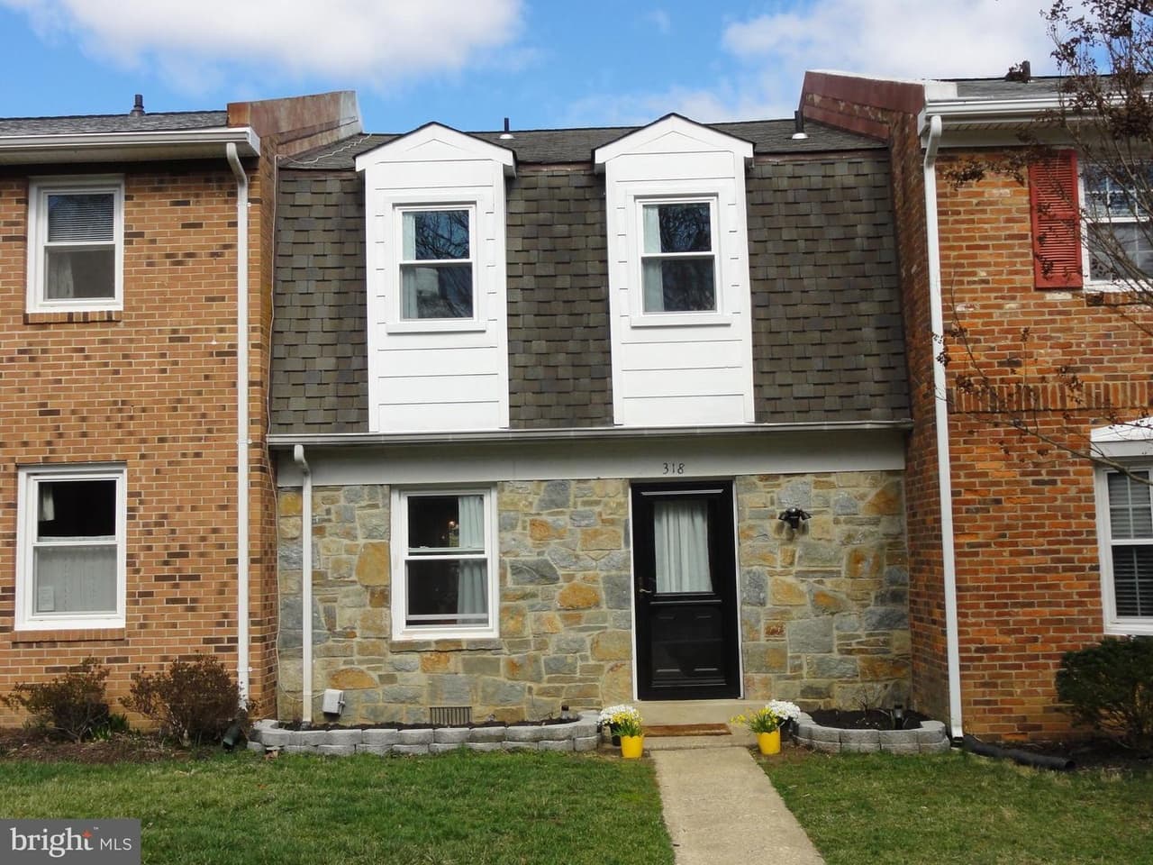 318 Rock Spring - Photo 1