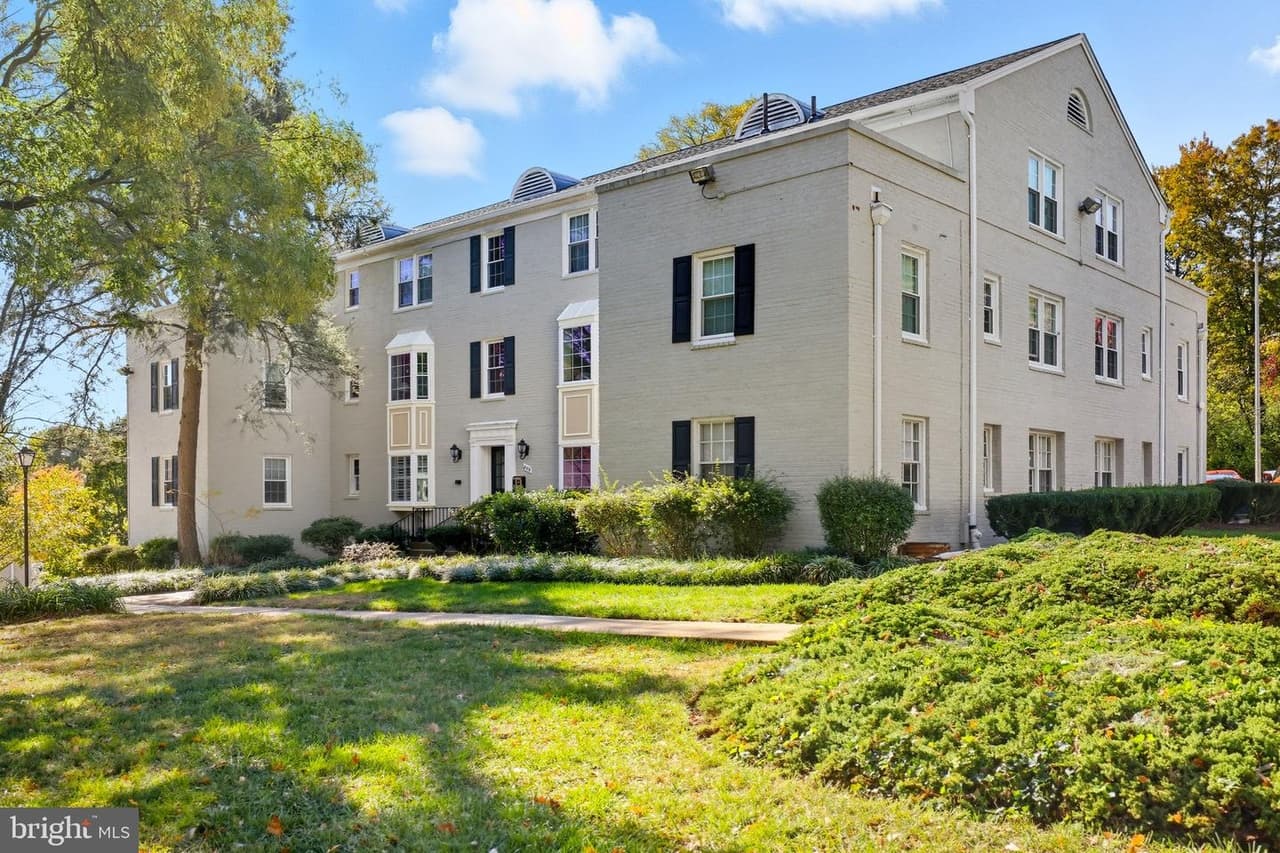 806 S Arlington Mill Unit#104 - Photo 1